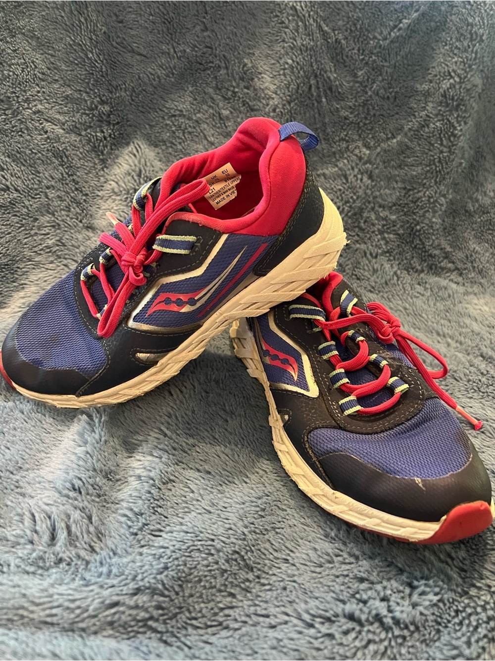 Girls 1w Navy and Red Running Shoes - Saucony